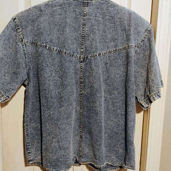 Pretty Blue Vintage Blue and Red Button Down Shirt with Floral Embroidery - Picture 13 of 14